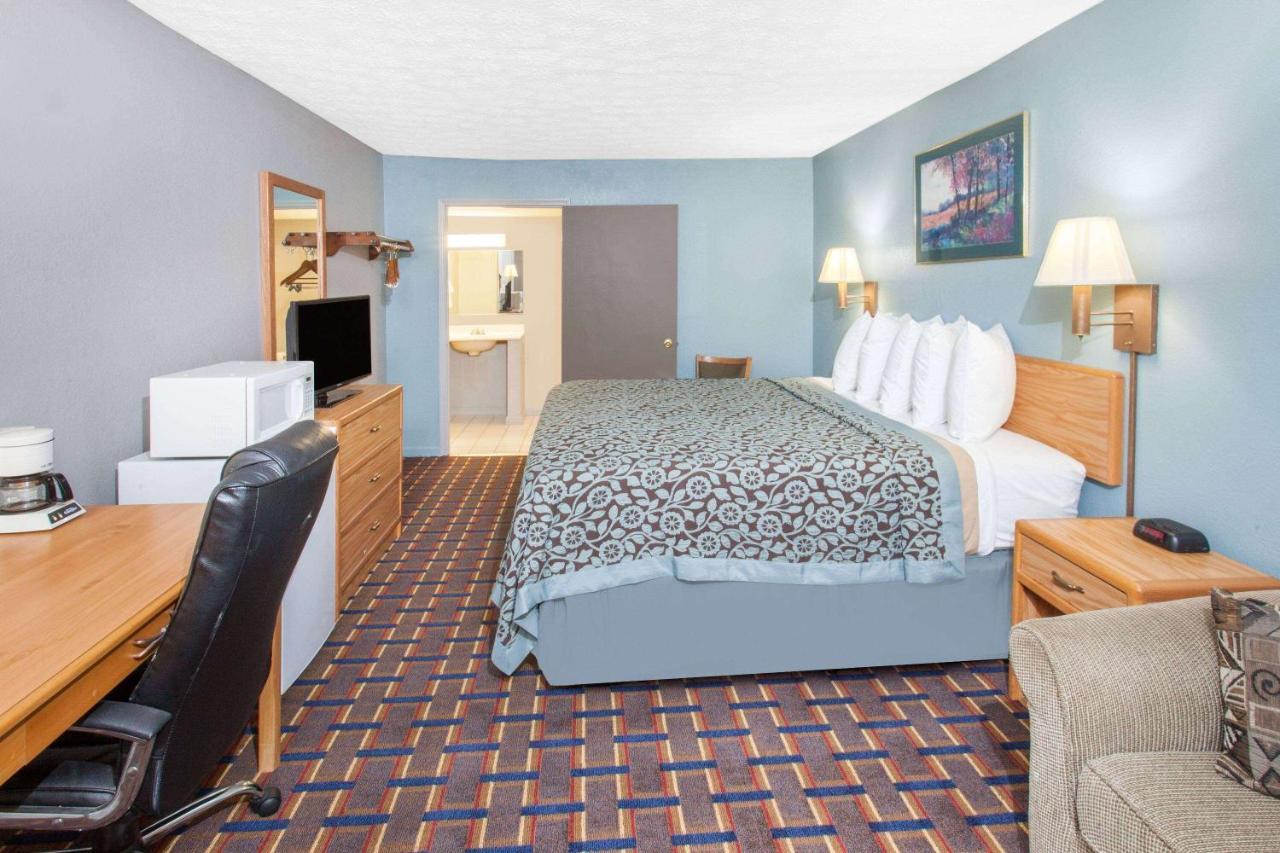 Days Inn By Wyndham Farmer City Eksteriør billede